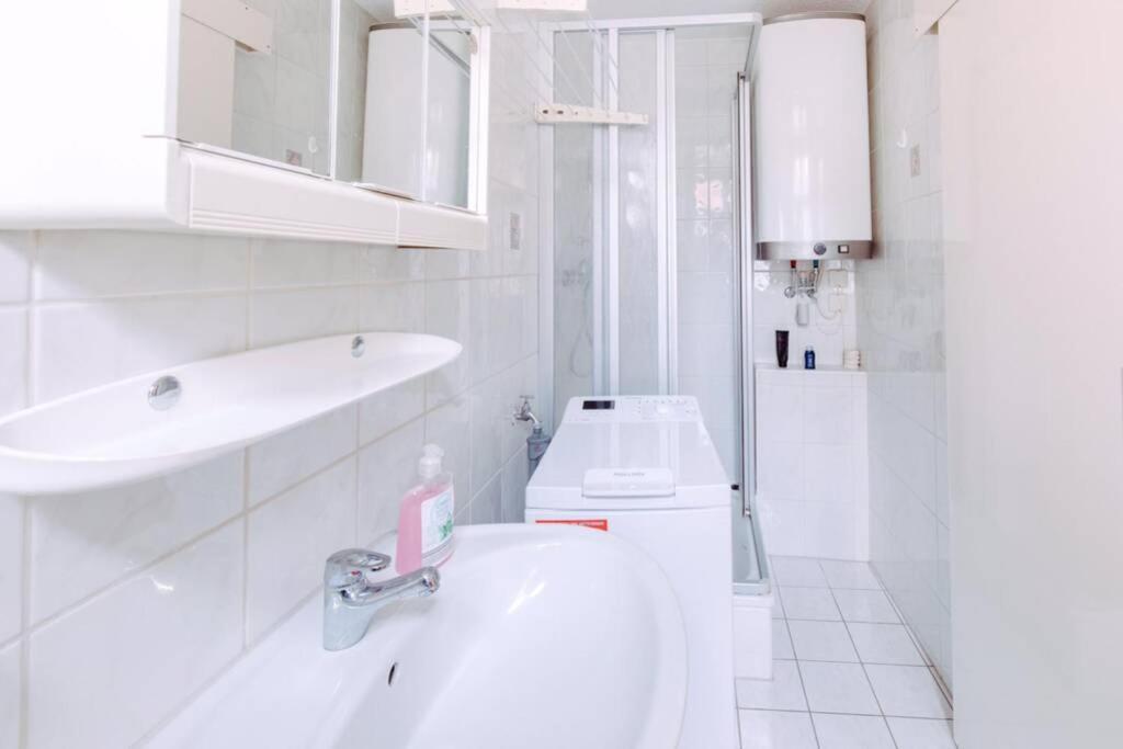 Ferienwohnung St-Martin-Strasse Форхайм Екстериор снимка