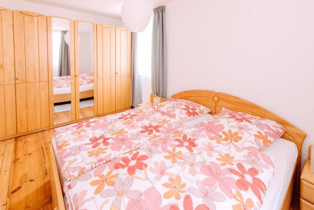 Ferienwohnung St-Martin-Strasse Форхайм Екстериор снимка